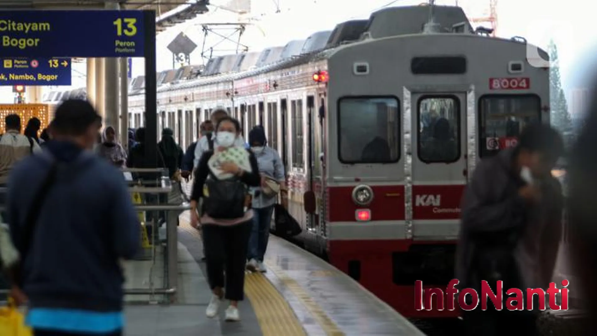 Gangguan Pasokan Listrik Lumpuhkan KRL Kebayoran-Sudimara: KAI Commuter Percepat Langkah Modernisasi Armada