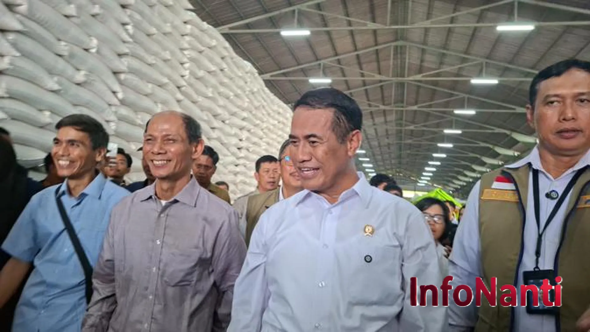 Ketegasan Mentan Amran: Stok Beras Melimpah 5 Juta Ton, Pedagang Dilarang Keras Mainkan Harga!