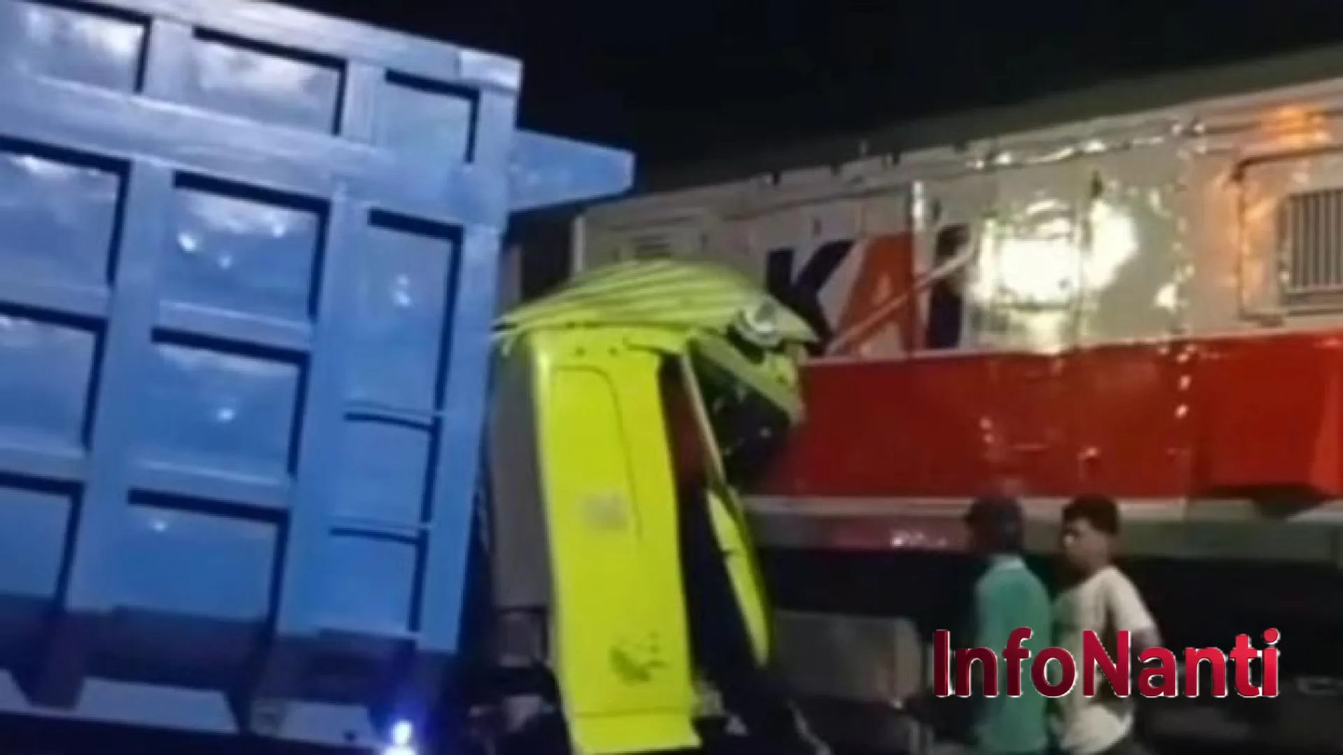 Detik-Detik Dramatis KA Dhoho Tabrak Truk Mogok di Blitar: Kronologi dan Evaluasi Keselamatan