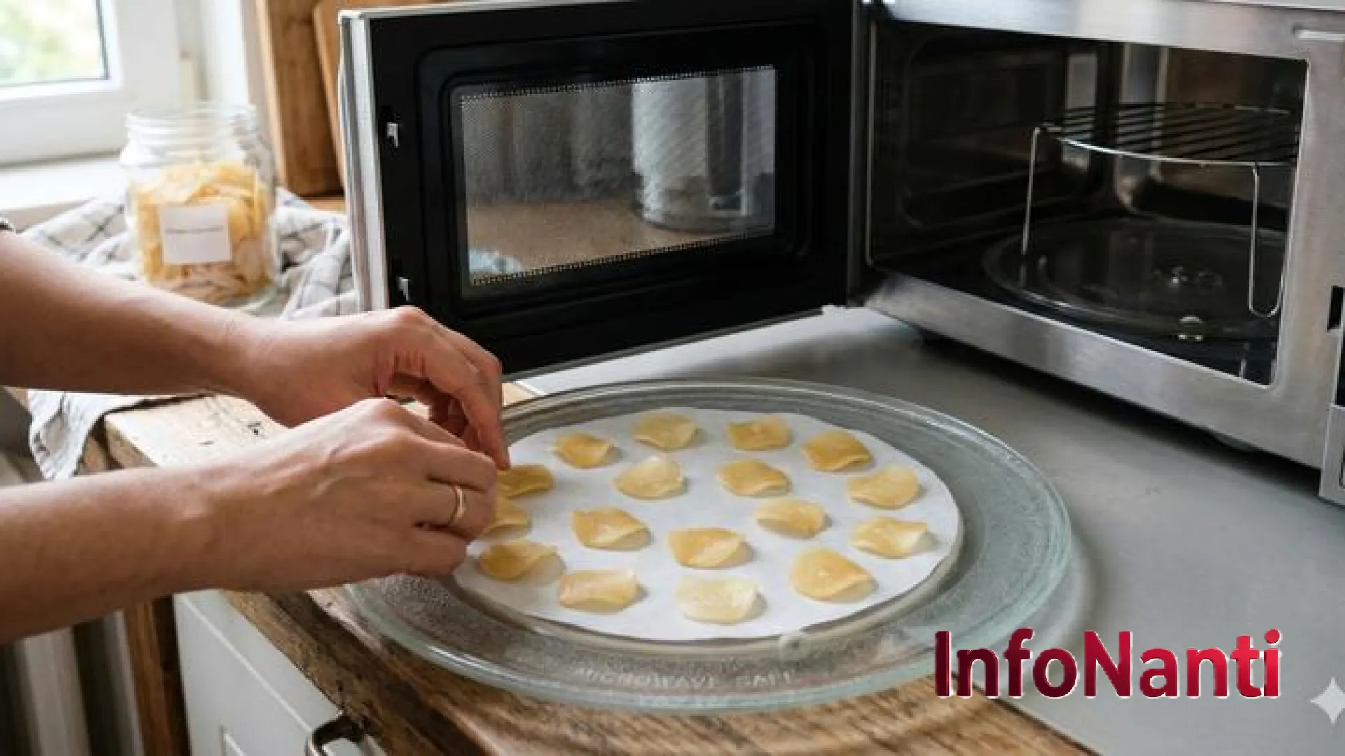 Mencicipi Jibachi Senbei: Sensasi Ekstrem Kerupuk Tawon dari Jantung Pegunungan Jepang