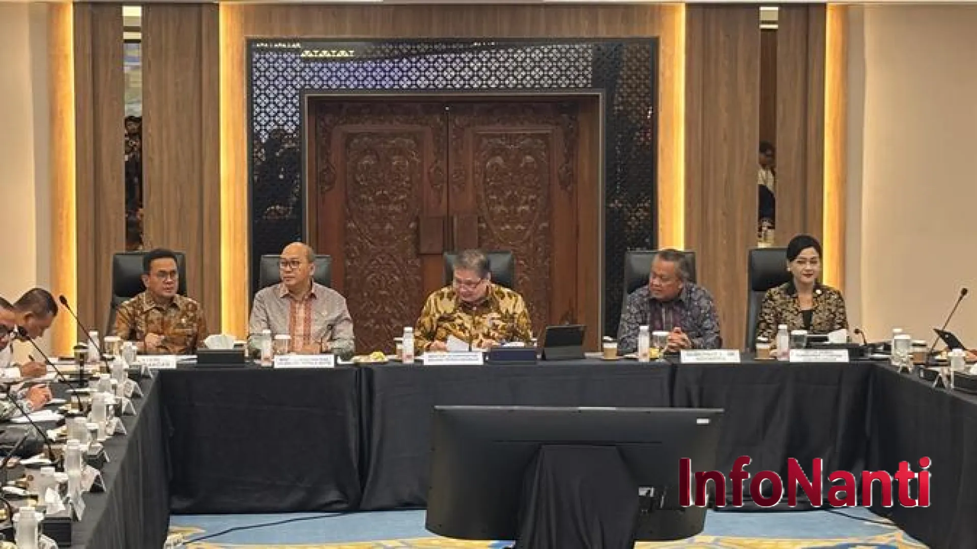 Misi Besar di Balik Danantara: Airlangga Hartarto Ungkap Rahasia Tata Kelola Ekspor Komoditas Strategis