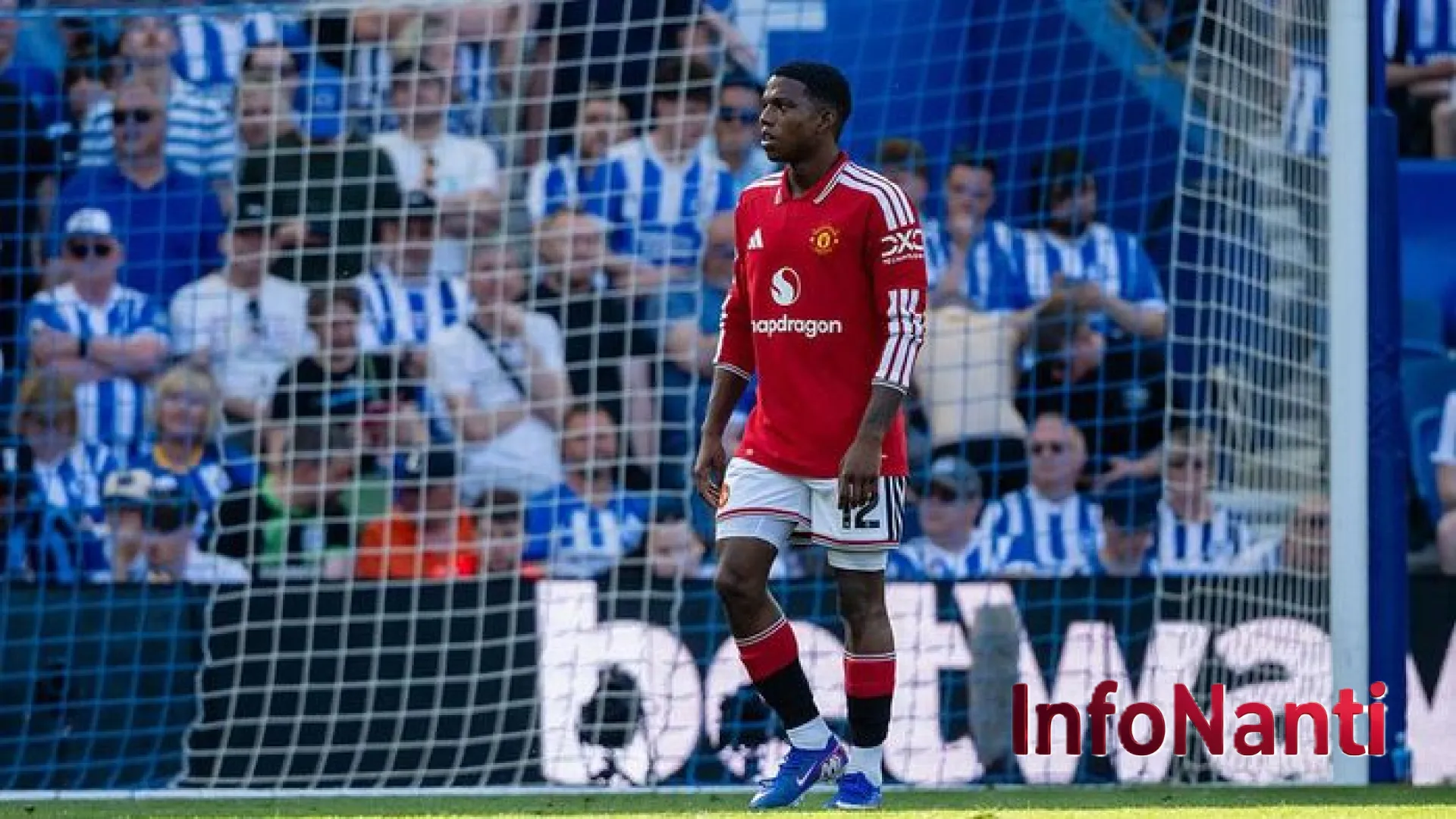 Momen Haru di Amex Stadium: Perpisahan Emosional Tyrell Malacia dan Awal Era Baru Michael Carrick di Manchester United