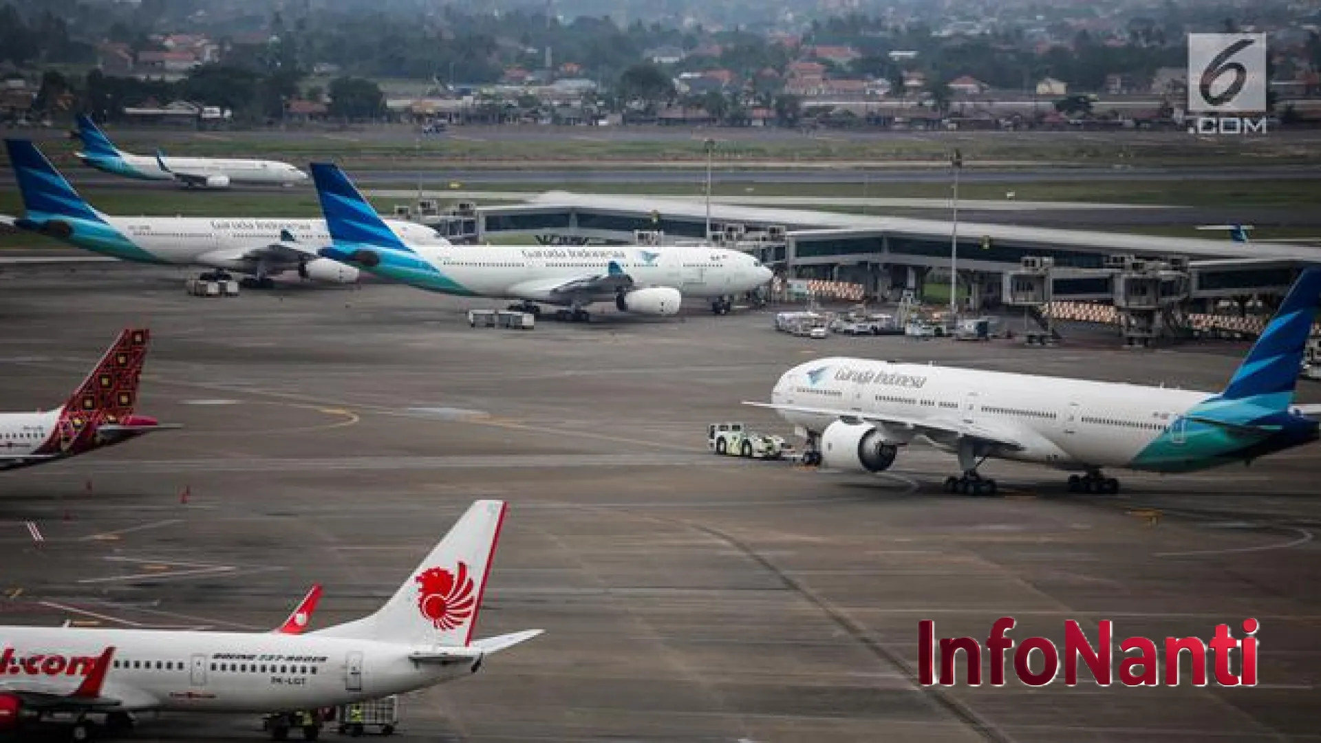 Skema Baru Tarif Batas Atas Tiket Pesawat: Upaya Pemerintah Menyeimbangkan Napas Maskapai dan Kantong Rakyat