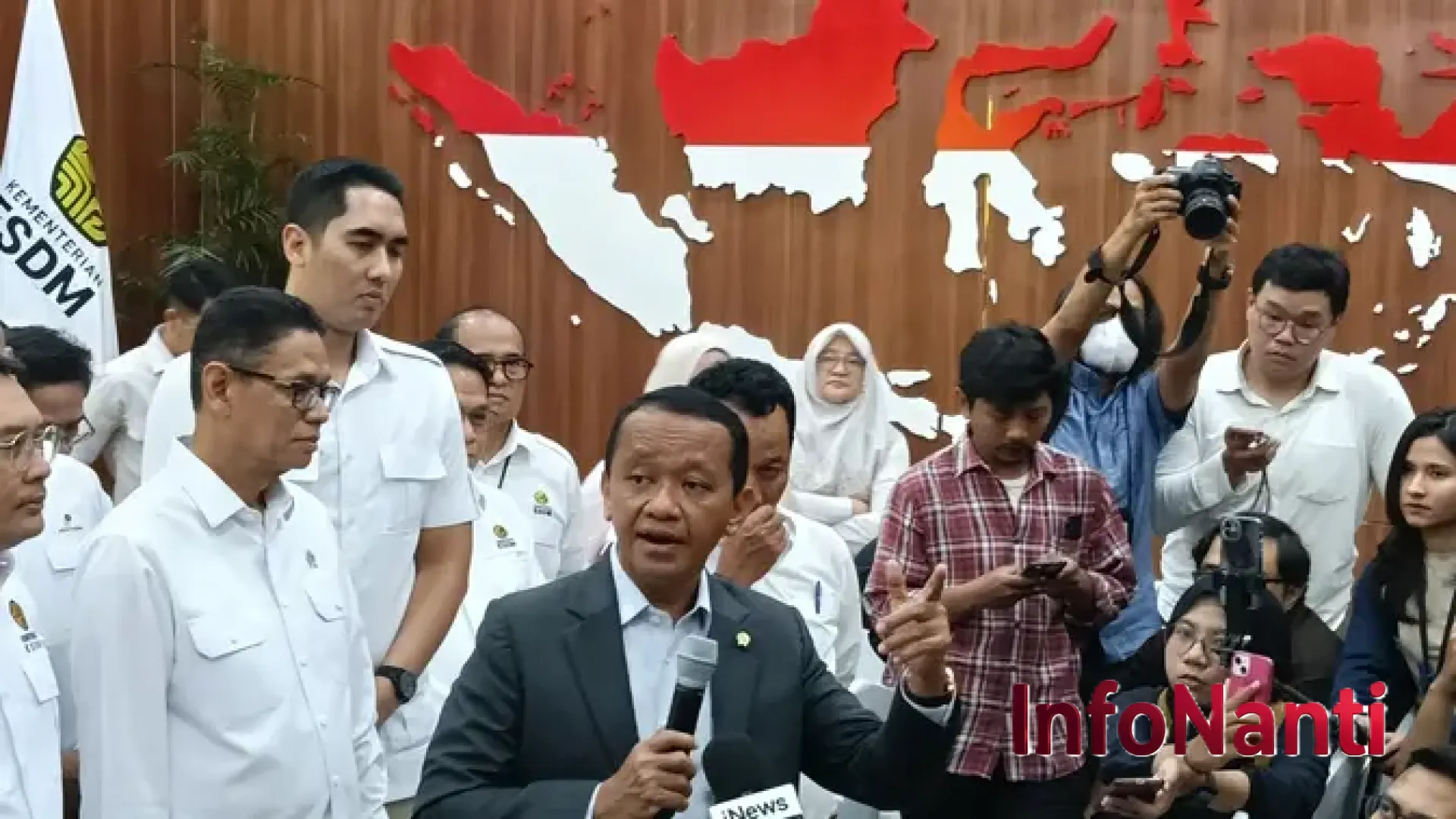 Misi Besar Bahlil Lahadalia: Menghapus Gelap, Targetkan Seluruh Pelosok Indonesia Terang Benderang di 2029