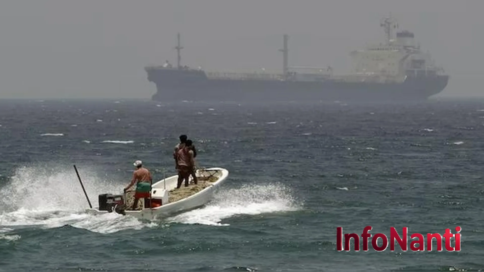 Geliat Pasokan Minyak Global: Tiga Supertanker Raksasa Resmi Lintasi Selat Hormuz