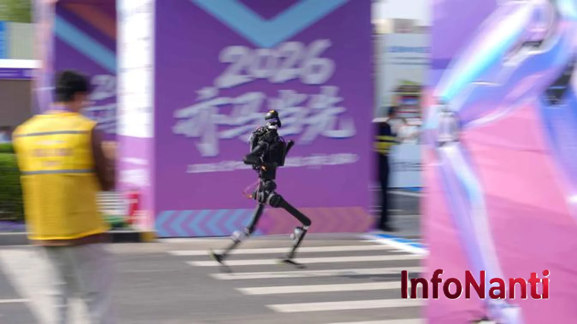 Sejarah Tercipta di Beijing: Robot Humanoid ‘Lightning’ Pecahkan Rekor Dunia di Lintasan Half Marathon